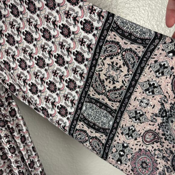 Style&Co Size Medium White Paisley Boho Bell Sleeve Round Neck Tunic Blouse Top - Picture 4 of 8